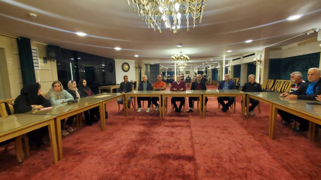 برگزاری نشست هم اندیشی پیشکسوتان هیئت ورزش¬های همگانی استان¬های سراسر کشور در اصفهان